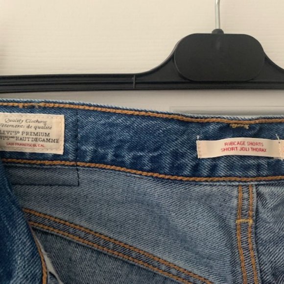 Levi's Ribcage Shorts - Picture 5 of 5